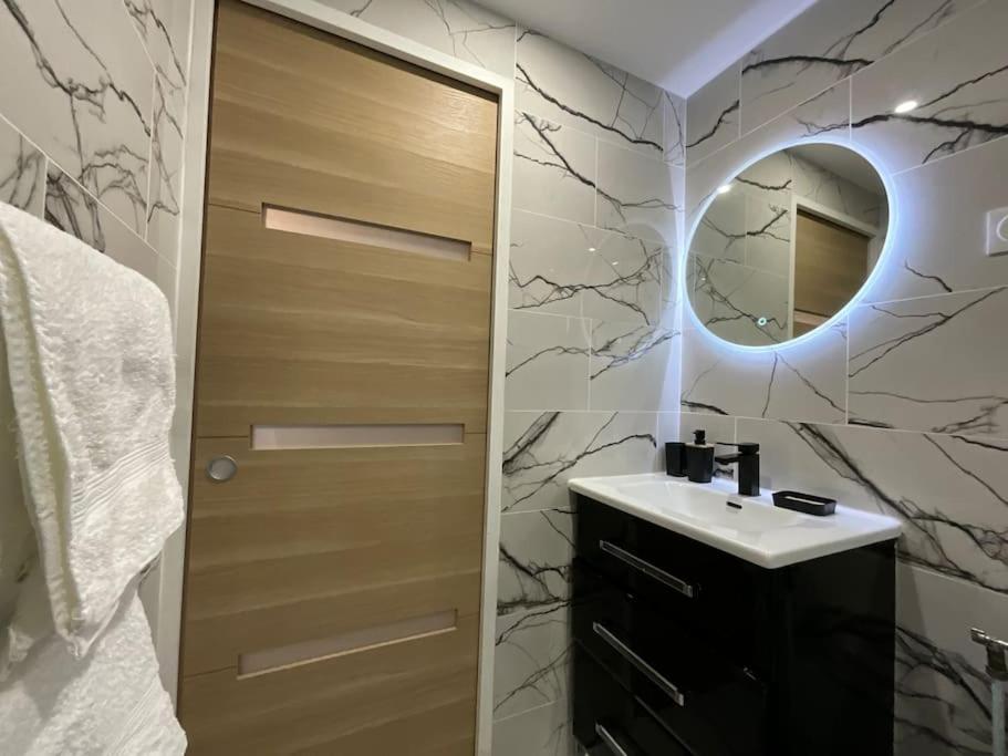 Ks Paris Studio Appart Near Station Gare Du Nord And Gare De L Est 外观 照片
